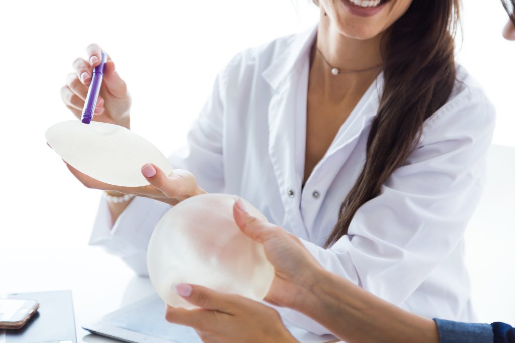 Exploring Breast Implant Illness- BII: Understanding the Debate and Scientific Perspectives